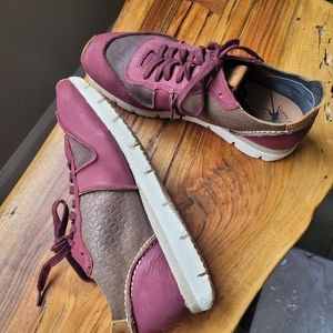 OTBT Snowbird Women's sz 9 in wine